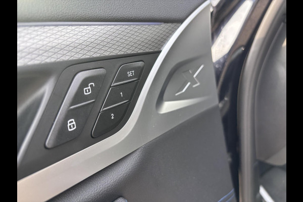 BMW X3 xDrive30e M Sport | Plug-in Hybride | PHEV | Volle uitrusting | 20 inch |  Panoramadak | Trekhaak | Harman/kardon | 360 graden camera | Leder Vernasca Schwarz | Elektrische stoelen met memory functie | M pakket | Sportstoelen | Stoelverwarming| Adaptive Led | Head Up Display | Keyless entry | Elektrische achterklep | Adaptive cruise control | Dodehoeksensoren | Digitaal instrumentenpaneel SCI |