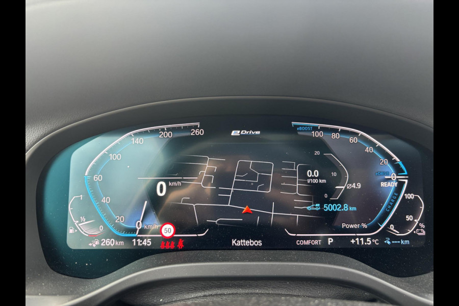 BMW X3 xDrive30e M Sport | Plug-in Hybride | PHEV | Volle uitrusting | 20 inch |  Panoramadak | Trekhaak | Harman/kardon | 360 graden camera | Leder Vernasca Schwarz | Elektrische stoelen met memory functie | M pakket | Sportstoelen | Stoelverwarming| Adaptive Led | Head Up Display | Keyless entry | Elektrische achterklep | Adaptive cruise control | Dodehoeksensoren | Digitaal instrumentenpaneel SCI |