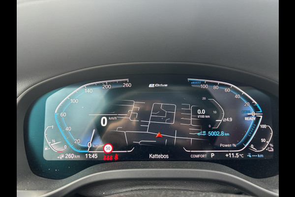 BMW X3 xDrive30e M Sport | Plug-in Hybride | PHEV | Volle uitrusting | 20 inch |  Panoramadak | Trekhaak | Harman/kardon | 360 graden camera | Leder Vernasca Schwarz | Elektrische stoelen met memory functie | M pakket | Sportstoelen | Stoelverwarming| Adaptive Led | Head Up Display | Keyless entry | Elektrische achterklep | Adaptive cruise control | Dodehoeksensoren | Digitaal instrumentenpaneel SCI |