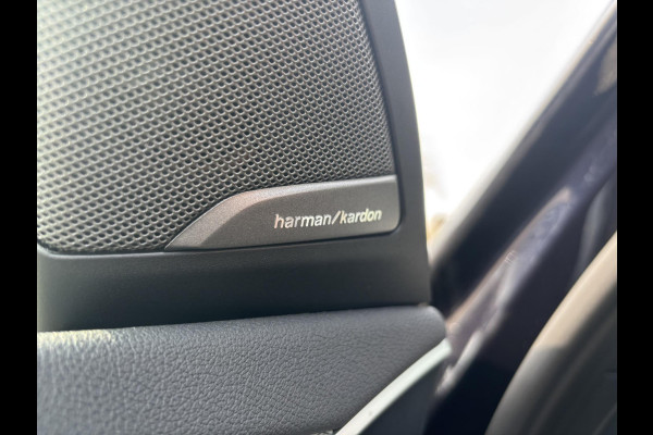 BMW X3 xDrive30e M Sport | Plug-in Hybride | PHEV | Volle uitrusting | 20 inch |  Panoramadak | Trekhaak | Harman/kardon | 360 graden camera | Leder Vernasca Schwarz | Elektrische stoelen met memory functie | M pakket | Sportstoelen | Stoelverwarming| Adaptive Led | Head Up Display | Keyless entry | Elektrische achterklep | Adaptive cruise control | Dodehoeksensoren | Digitaal instrumentenpaneel SCI |