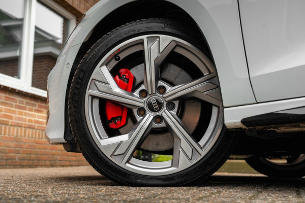 Audi A3 Sportback 45 TFSI e S Edition Competition 245 PK Matrix LED Adaptive RS Zetels Keyless B&O 18''