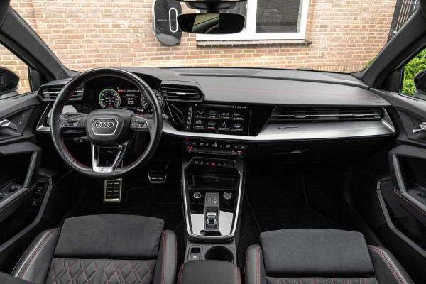 Audi A3 Sportback 45 TFSI e S Edition Competition 245 PK Matrix LED Adaptive RS Zetels Keyless B&O 18''