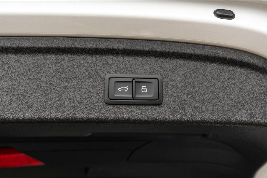 Audi A3 Sportback 45 TFSI e S Edition Competition 245 PK Matrix LED Adaptive RS Zetels Keyless B&O 18''