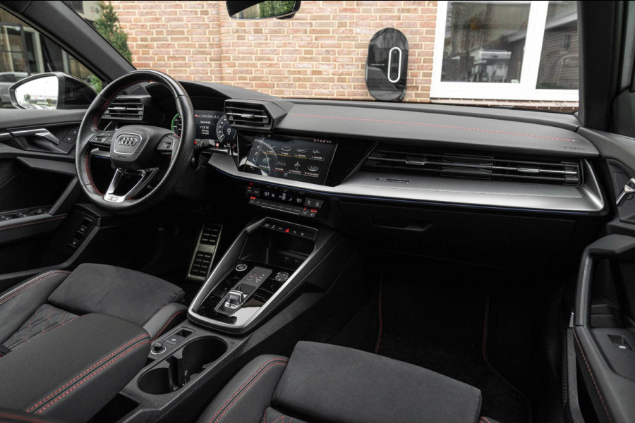 Audi A3 Sportback 45 TFSI e S Edition Competition 245 PK Matrix LED Adaptive RS Zetels Keyless B&O 18''