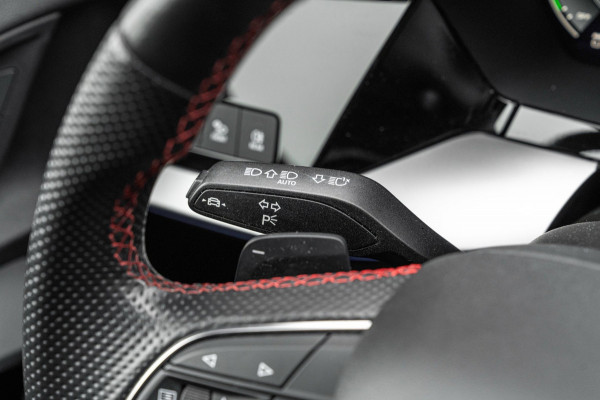 Audi A3 Sportback 45 TFSI e S Edition Competition 245 PK Matrix LED Adaptive RS Zetels Keyless B&O 18''