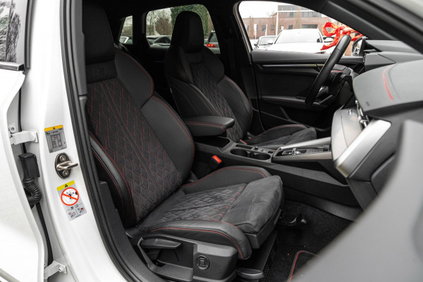 Audi A3 Sportback 45 TFSI e S Edition Competition 245 PK Matrix LED Adaptive RS Zetels Keyless B&O 18''