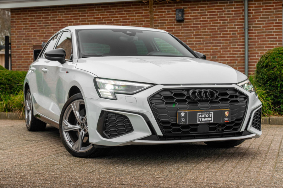 Audi A3 Sportback 45 TFSI e S Edition Competition 245 PK Matrix LED Adaptive RS Zetels Keyless B&O 18''