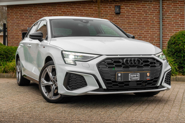Audi A3 Sportback 45 TFSI e S Edition Competition 245 PK Matrix LED Adaptive RS Zetels Keyless B&O 18''
