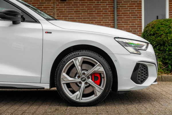 Audi A3 Sportback 45 TFSI e S Edition Competition 245 PK Matrix LED Adaptive RS Zetels Keyless B&O 18''