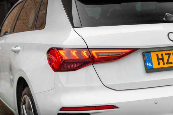 Audi A3 Sportback 45 TFSI e S Edition Competition 245 PK Matrix LED Adaptive RS Zetels Keyless B&O 18''