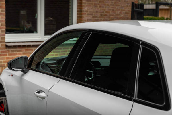 Audi A3 Sportback 45 TFSI e S Edition Competition 245 PK Matrix LED Adaptive RS Zetels Keyless B&O 18''