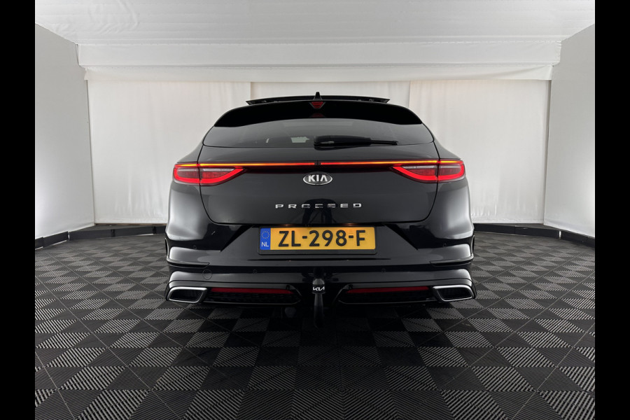 Kia ProCeed 1.0 T-GDI GT-Line (INCL-BTW) *PANO | LEATHER-ALCANTARA  | FULL-LED | SPORTSEATS | NAVI-FULLMAP | CAMERA | ECC | PRIVACYGLASS | LANE-ASSIST | DAB+ | CARPLAY | PDC | KEYLESS | CRUISE | TOWBAR | 17''ALU*