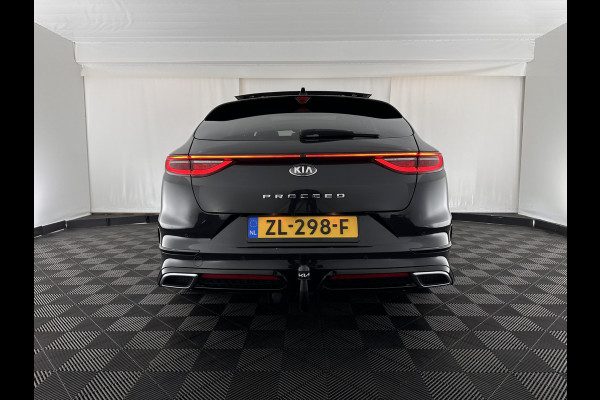 Kia ProCeed 1.0 T-GDI GT-Line (INCL-BTW) *PANO | LEATHER-ALCANTARA  | FULL-LED | SPORTSEATS | NAVI-FULLMAP | CAMERA | ECC | PRIVACYGLASS | LANE-ASSIST | DAB+ | CARPLAY | PDC | KEYLESS | CRUISE | TOWBAR | 17''ALU*