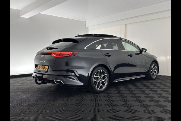 Kia ProCeed 1.0 T-GDI GT-Line (INCL-BTW) *PANO | LEATHER-ALCANTARA  | FULL-LED | SPORTSEATS | NAVI-FULLMAP | CAMERA | ECC | PRIVACYGLASS | LANE-ASSIST | DAB+ | CARPLAY | PDC | KEYLESS | CRUISE | TOWBAR | 17''ALU*