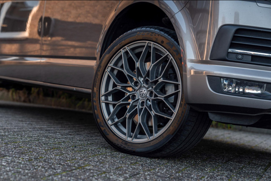 Volkswagen Transporter 2.0 TDI L2H1 DC Highline 1e Eig Adaptive Cruise Trekhaak Leder LED 19''