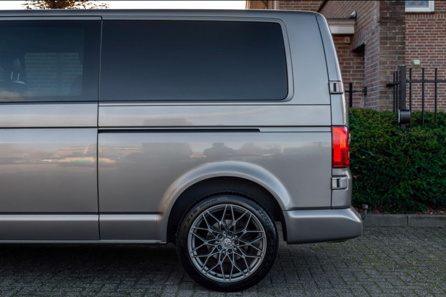 Volkswagen Transporter 2.0 TDI L2H1 DC Highline 1e Eig Adaptive Cruise Trekhaak Leder LED 19''
