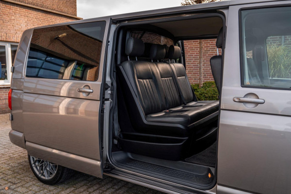 Volkswagen Transporter 2.0 TDI L2H1 DC Highline 1e Eig Adaptive Cruise Trekhaak Leder LED 19''