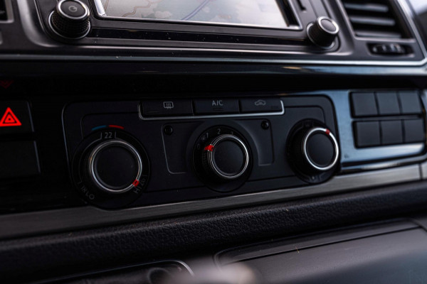 Volkswagen Transporter 2.0 TDI L2H1 DC Highline 1e Eig Adaptive Cruise Trekhaak Leder LED 19''