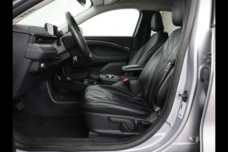 Ford Mustang Mach-E RWD 75 kWh | SOH 94% | Leder | Stoelverwarming | Adaptive cruise | Camera | Carplay | Navigatie | Stuurverwarming | Keyless | Full LED | Dodehoek detectie