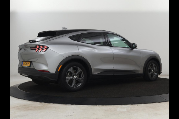 Ford Mustang Mach-E RWD 75 kWh | SOH 94% | Leder | Stoelverwarming | Adaptive cruise | Camera | Carplay | Navigatie | Stuurverwarming | Keyless | Full LED | Dodehoek detectie