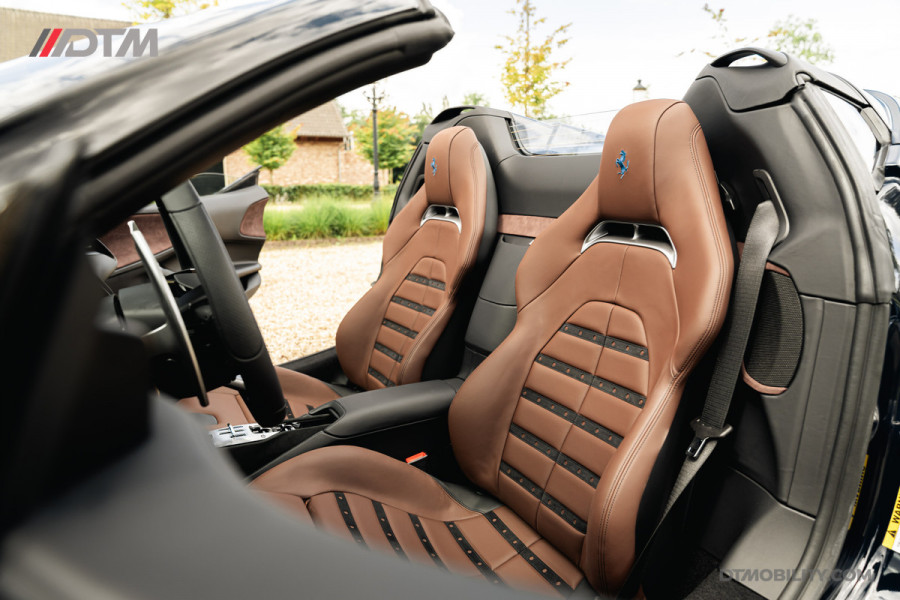 Ferrari SF90 Spider 4.0 V8 | Blu Pozzi | Daytona Seats Cioccolato |