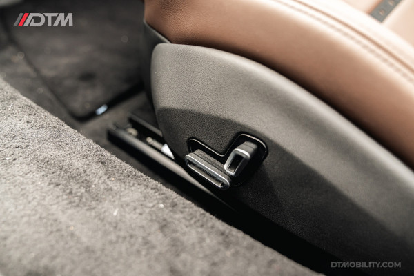 Ferrari SF90 Spider 4.0 V8 | Blu Pozzi | Daytona Seats Cioccolato |