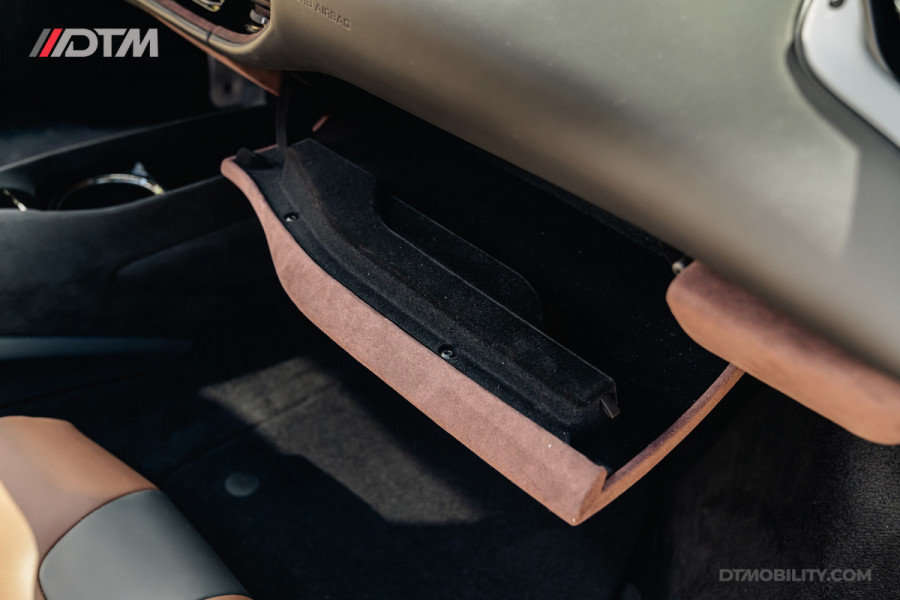 Ferrari SF90 Spider 4.0 V8 | Blu Pozzi | Daytona Seats Cioccolato |