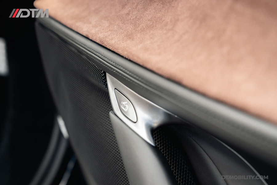 Ferrari SF90 Spider 4.0 V8 | Blu Pozzi | Daytona Seats Cioccolato |