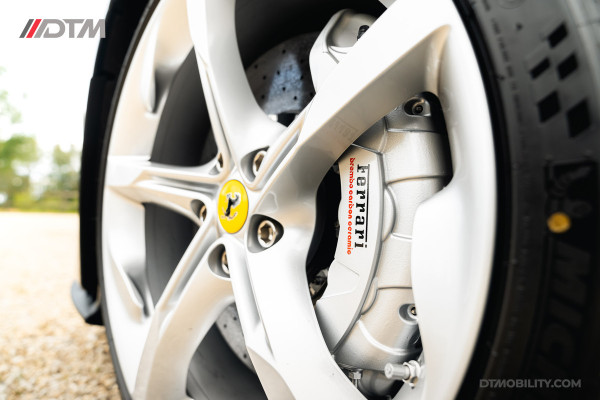 Ferrari SF90 Spider 4.0 V8 | Blu Pozzi | Daytona Seats Cioccolato |