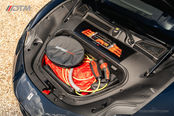 Ferrari SF90 Spider 4.0 V8 | Blu Pozzi | Daytona Seats Cioccolato |