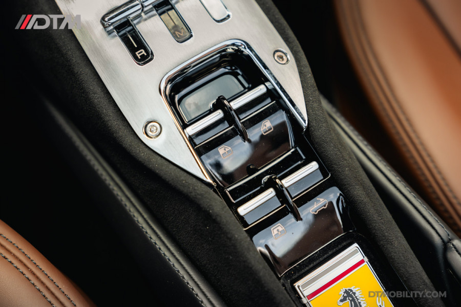 Ferrari SF90 Spider 4.0 V8 | Blu Pozzi | Daytona Seats Cioccolato |