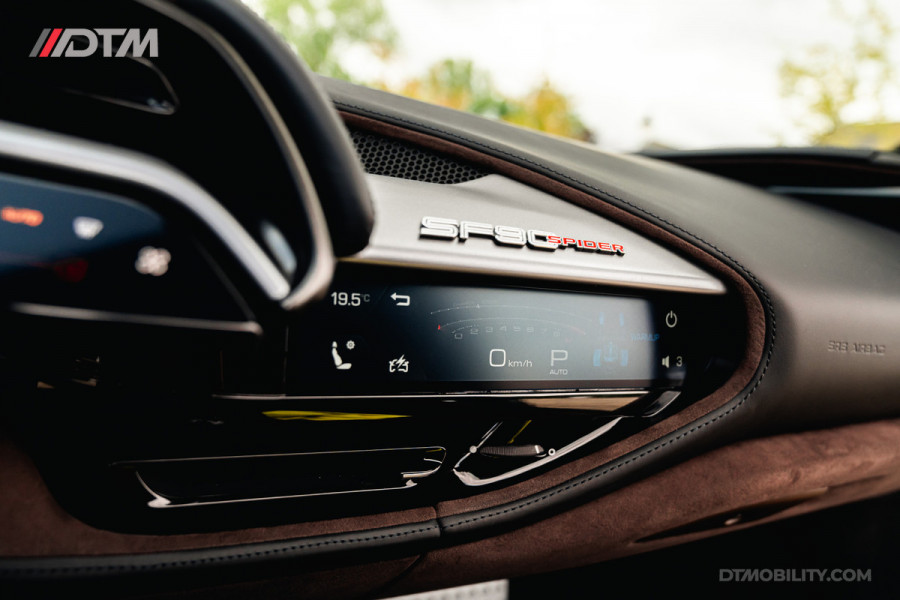 Ferrari SF90 Spider 4.0 V8 | Blu Pozzi | Daytona Seats Cioccolato |