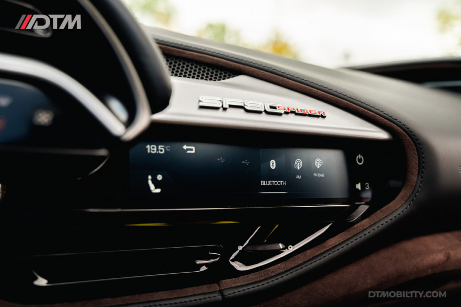 Ferrari SF90 Spider 4.0 V8 | Blu Pozzi | Daytona Seats Cioccolato |