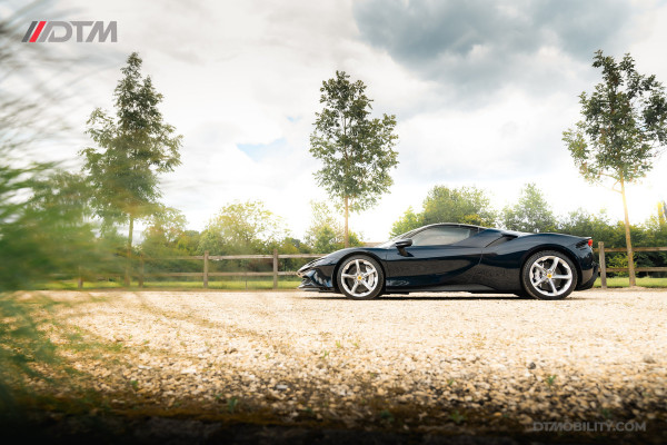 Ferrari SF90 Spider 4.0 V8 | Blu Pozzi | Daytona Seats Cioccolato |