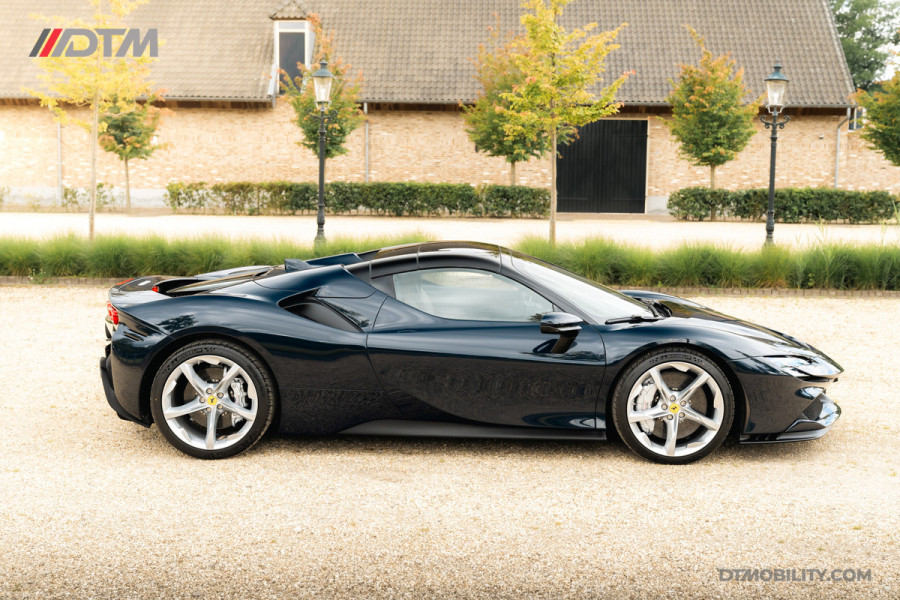 Ferrari SF90 Spider 4.0 V8 | Blu Pozzi | Daytona Seats Cioccolato |