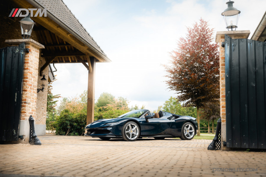 Ferrari SF90 Spider 4.0 V8 | Blu Pozzi | Daytona Seats Cioccolato |