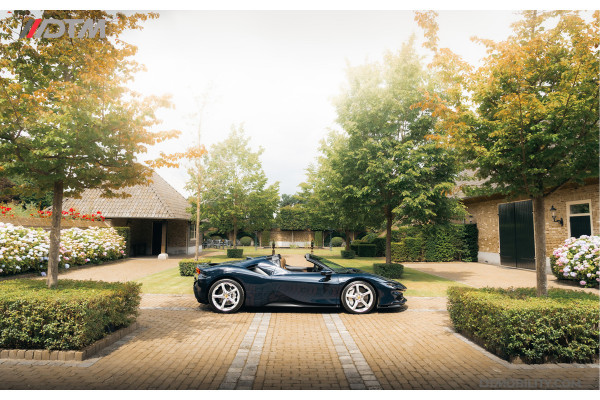 Ferrari SF90 Spider 4.0 V8 | Blu Pozzi | Daytona Seats Cioccolato |