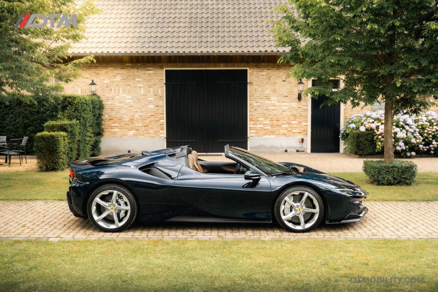 Ferrari SF90 Spider 4.0 V8 | Blu Pozzi | Daytona Seats Cioccolato |