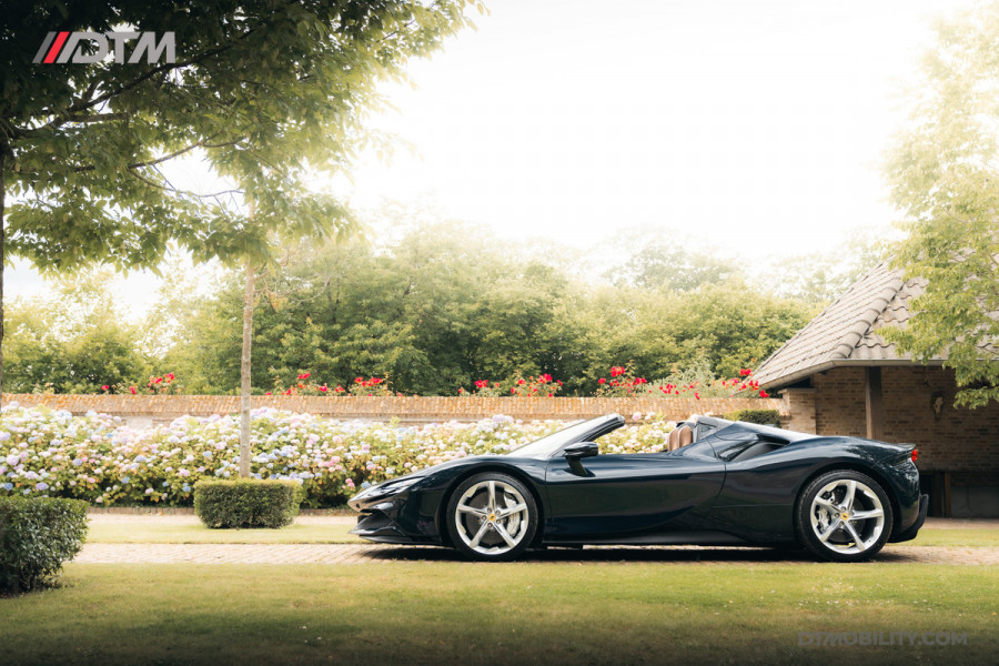 Ferrari SF90 Spider 4.0 V8 | Blu Pozzi | Daytona Seats Cioccolato |