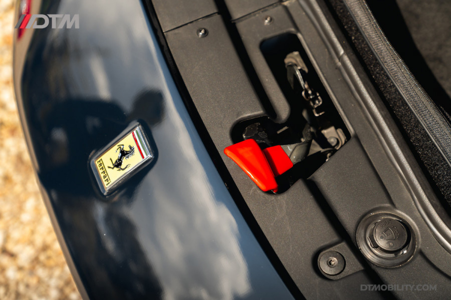 Ferrari SF90 Spider 4.0 V8 | Blu Pozzi | Daytona Seats Cioccolato |