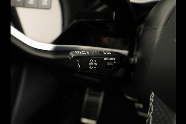 Audi Q3 Sportback 45 TFSI e S Edition 245 pk S-tronic | Navigatie | Panoramadak | Parkeersensoren | Adaptieve cruise control | S-Line