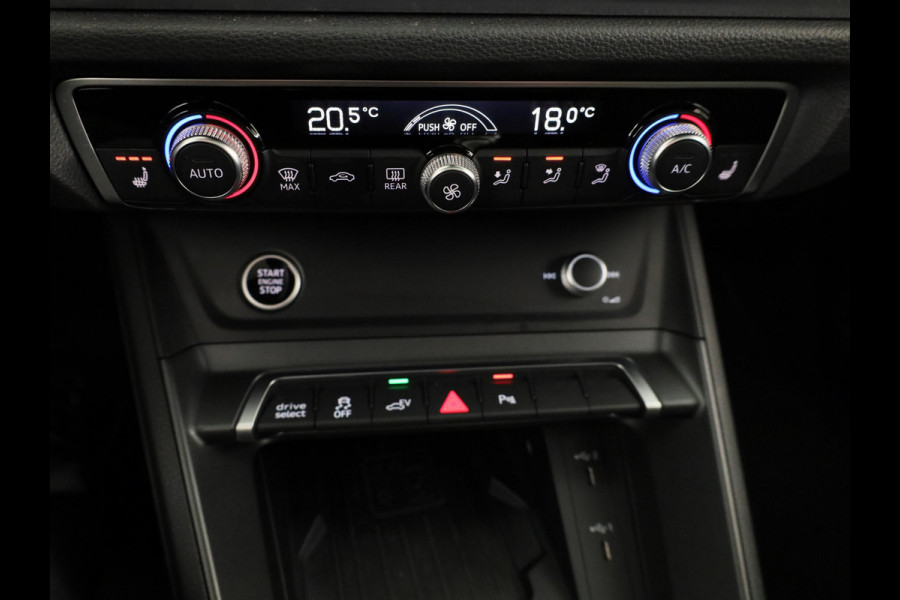 Audi Q3 Sportback 45 TFSI e S Edition 245 pk S-tronic | Navigatie | Panoramadak | Parkeersensoren | Adaptieve cruise control | S-Line