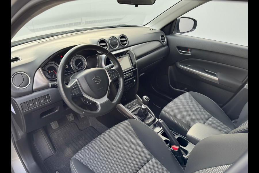 Suzuki Vitara 1.4 Boosterjet Smart Hybrid Select | Eerste eigenaar, Trekhaak, Stoelverwarming, Dodehoekdetectie, Bi-Tone, 1.500KG Trekgewicht