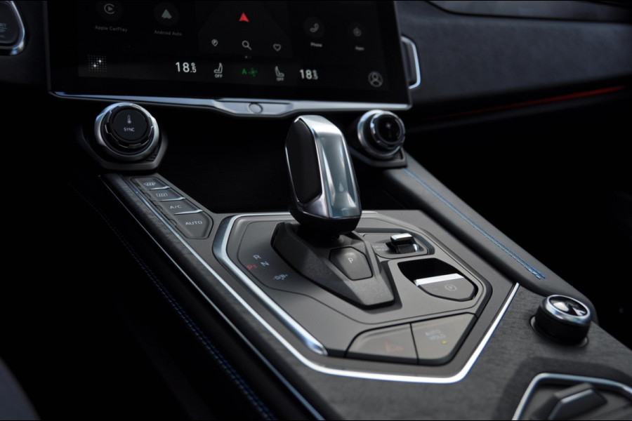 Lynk & Co 01 276PK Automaat Rolhoes / zwarte dakhemel / 360 Camera / Adaptieve cruise control / Elektrische stoelen / BLIS / Stoelverwarming / Elektrische achterklep / Climate control / Parkeersensoren met camera / Regensensor / Keyless entry /