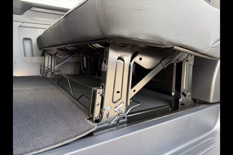 Ford Transit Custom 320 2.0 TDCI L2H1 Trend originele DC 5 persoons / vaste prijs rijklaar € 40.950 ex btw / NIEUW bpm vrij / euro 6 / dubbele schuifdeur / zwart metallic / lichtmetalen velgen !