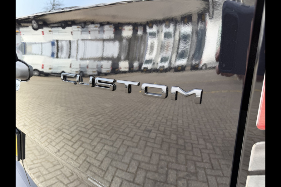 Ford Transit Custom 320 2.0 TDCI L2H1 Trend originele DC 5 persoons / vaste prijs rijklaar € 40.950 ex btw / NIEUW bpm vrij / euro 6 / dubbele schuifdeur / zwart metallic / lichtmetalen velgen !