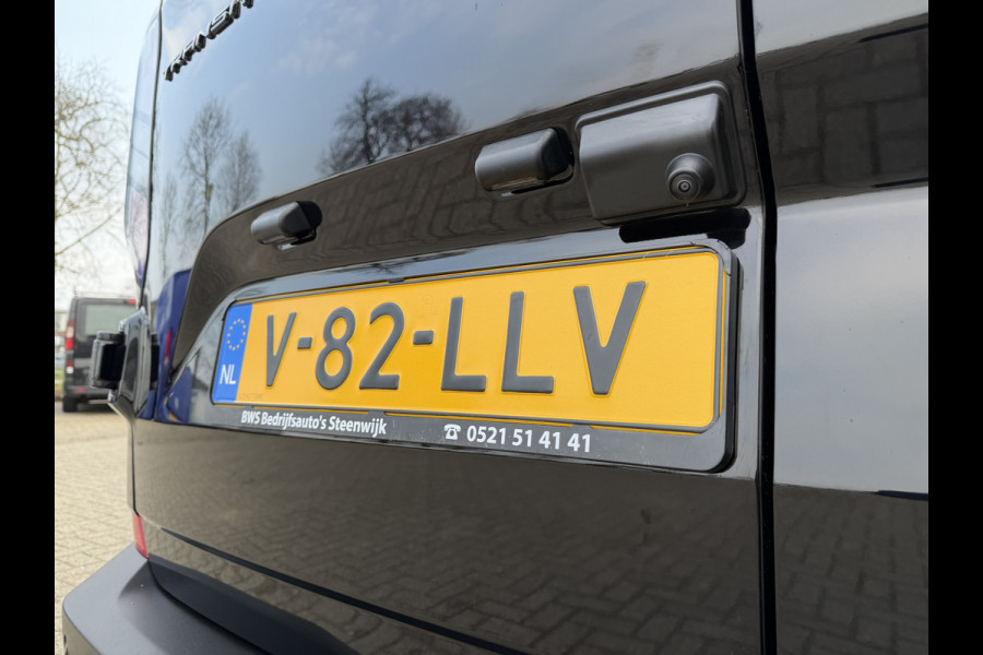 Ford Transit Custom 320 2.0 TDCI L2H1 Trend originele DC 5 persoons / vaste prijs rijklaar € 40.950 ex btw / NIEUW bpm vrij / euro 6 / dubbele schuifdeur / zwart metallic / lichtmetalen velgen !