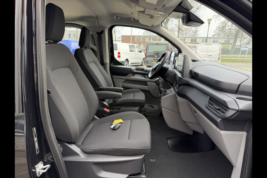 Ford Transit Custom 320 2.0 TDCI L2H1 Trend originele DC 5 persoons / vaste prijs rijklaar € 40.950 ex btw / NIEUW bpm vrij / euro 6 / dubbele schuifdeur / zwart metallic / lichtmetalen velgen !