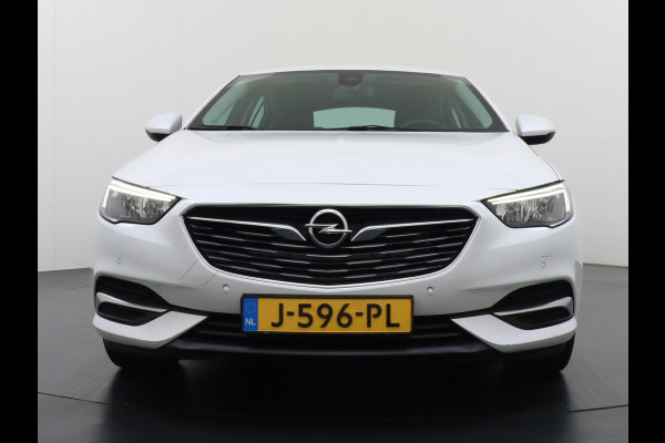 Opel Insignia Grand Sport 1.5T 165PK 5Drs Executive Leer AGR-Comfort Stoelen Camera Trekhaak Navi Apple Carplay Android Pdc LED Ecc Cruise Con Comfort Stoelen Regen-Lichtsensor Sensor dodehoek Verkeersherkenning Rijstrooksensor 1e Eigenaar Origineel Nederlandse Auto