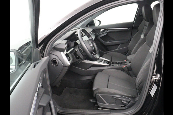 Audi A3 30 TFSI Business edition | Sportstoelen | Trekhaak | Carplay | 17'' | Navigatie | Virtual Cockpit | Full LED | Climate control | Parkeerhulp | Bluetooth | Cruise control